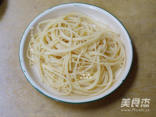 老坛酸菜炒意面