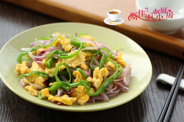 青椒洋葱炒鸡蛋