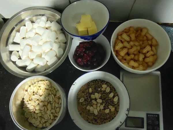 喜庆花生牛轧糖