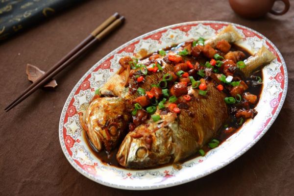 五花肉烧黄花鱼