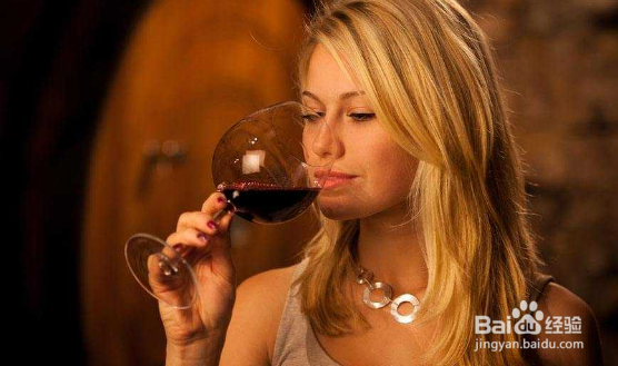 <b>葡萄酒怎么喝更健康</b>