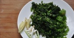 雪菜肉丝乌冬面做法