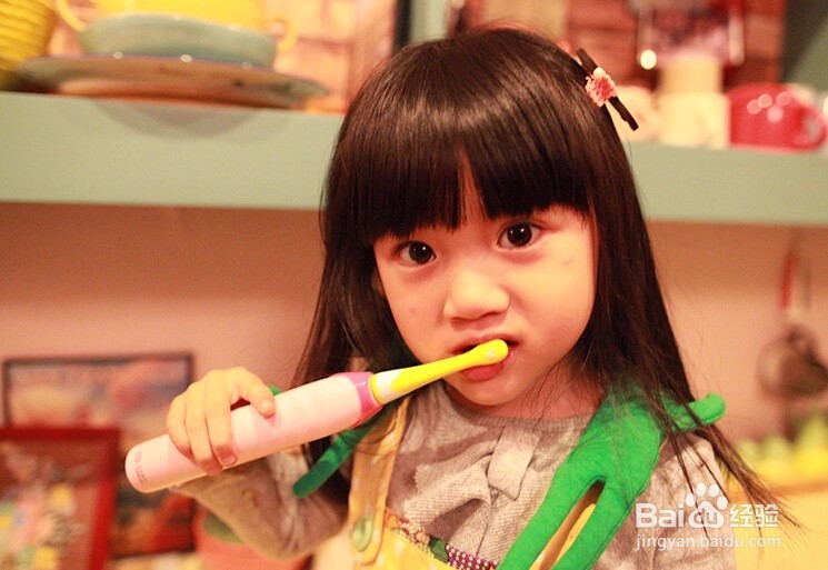 如何让宝宝自己学会刷牙？