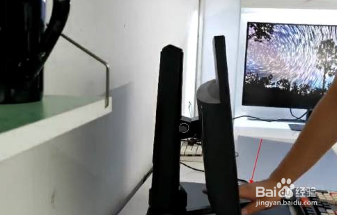 电脑显示器怎么调升降