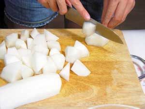 萝卜炖排骨的做法