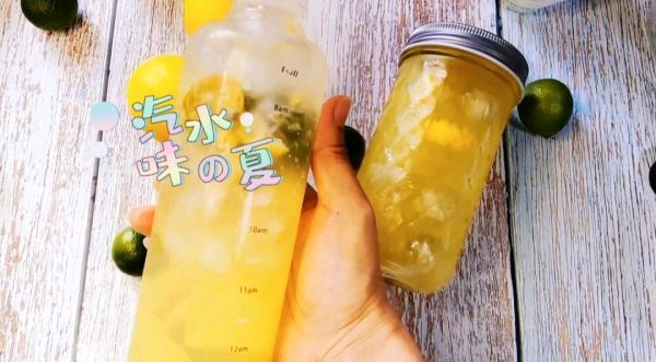 百香果柠檬气泡饮