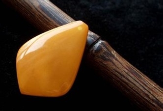 琥珀蜜蜡的收藏和鉴赏