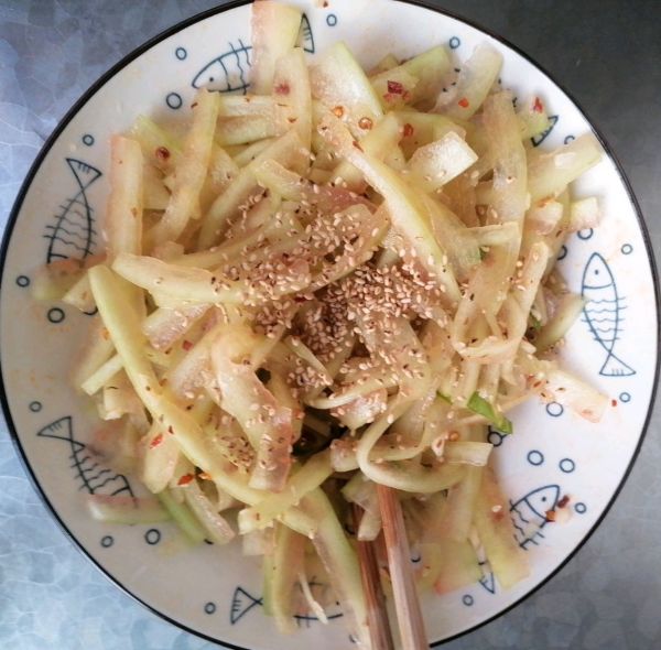 开胃凉拌西瓜皮