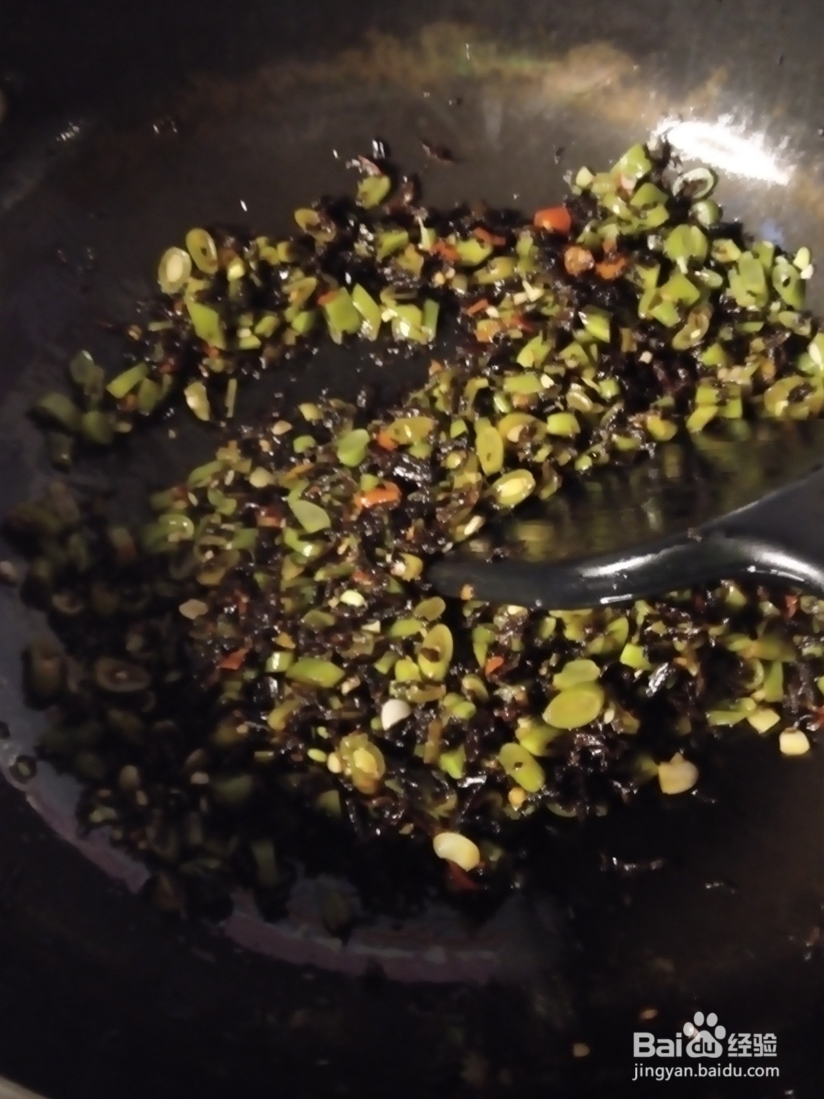 四季豆干菜荞麦饼