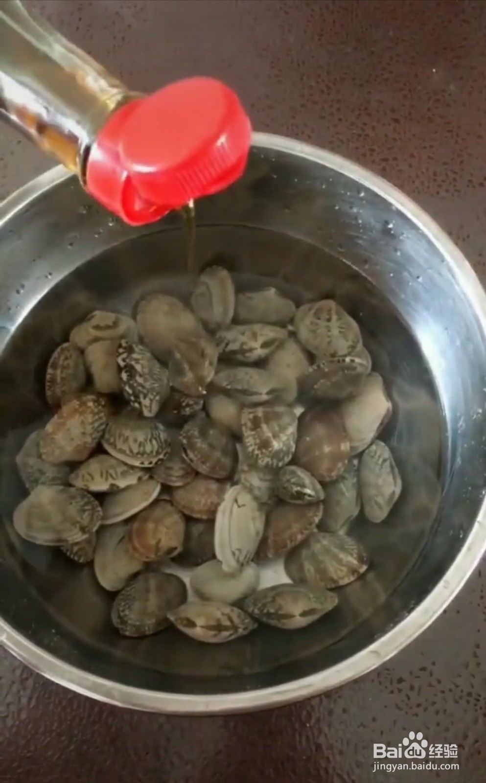 怎么让花甲吐出泥沙