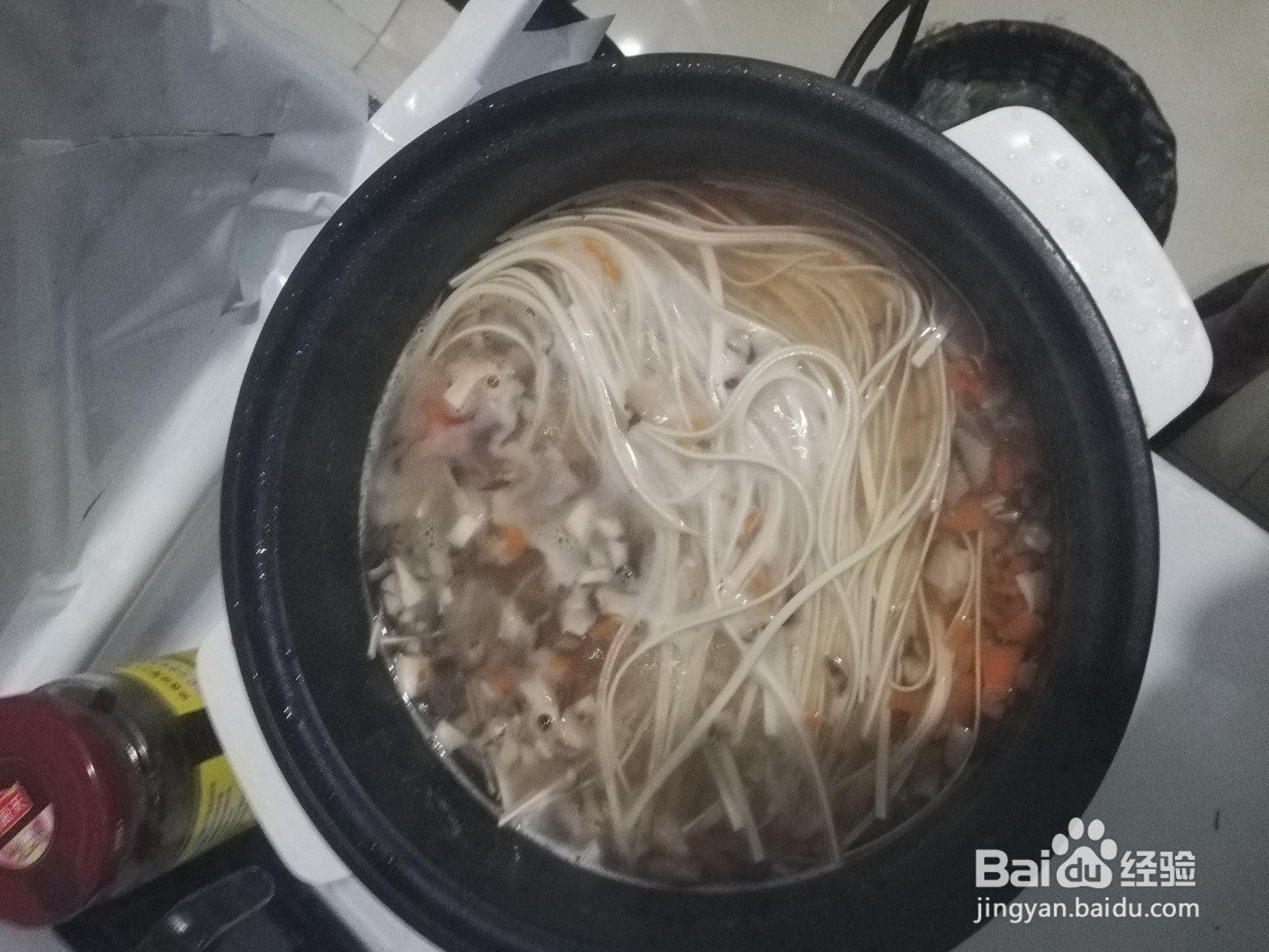香菇鸡蛋拌面