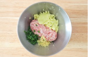 白菜猪肉水饺的做法