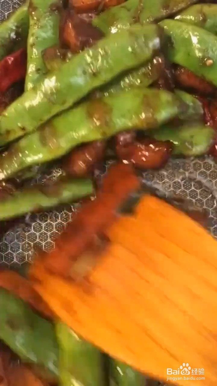 如何自制美味好吃的东北豆角焖面