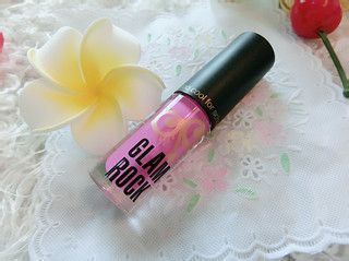 约会前如何给自己化妆？