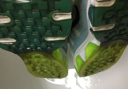 跑步鞋淋湿了怎么清洗