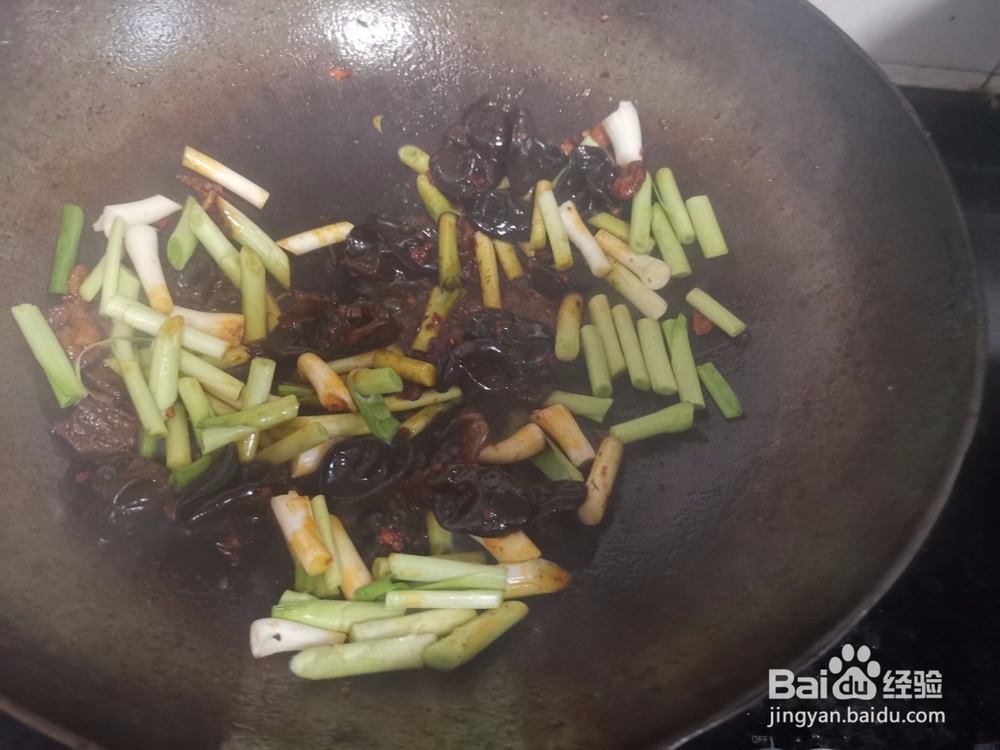 猪肉炒蒜苗木耳