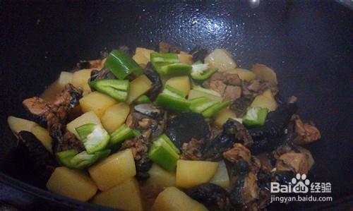 家常菜菜谱21:土豆鸡块---土豆焖鸡肉的做法