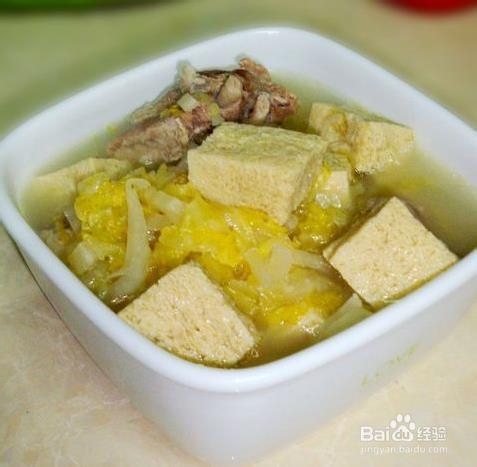 酸菜排骨冻豆腐汤——秋冬营养就要常喝碗汤