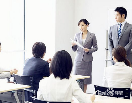 第一天上班怎么自我介绍比较好?