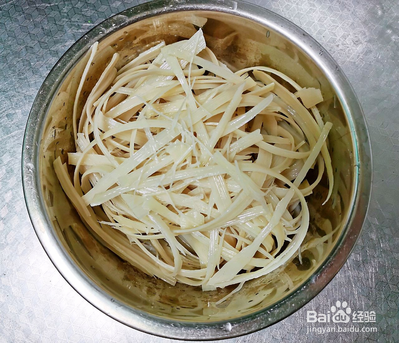 酸辣炒冷面的做法