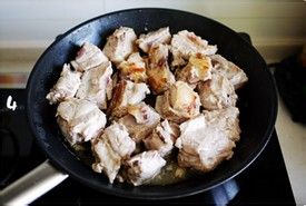 南瓜烧排骨的制作