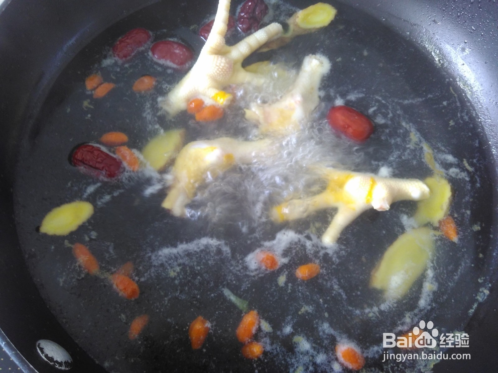 原汁原味的水灼鸡的做法