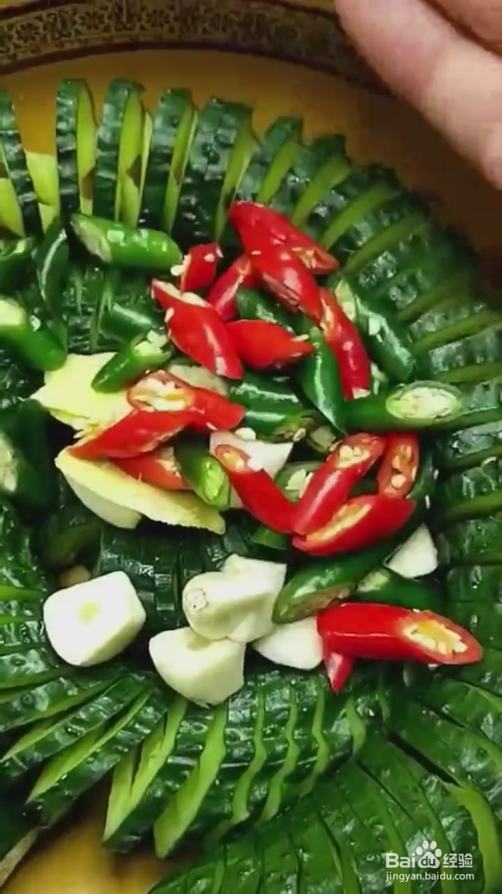 如何制作蓑衣黄瓜