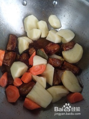 排骨炖胡萝卜土豆怎么做