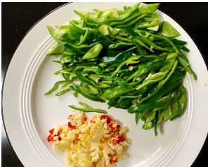 下饭神菜酱爆茄子
