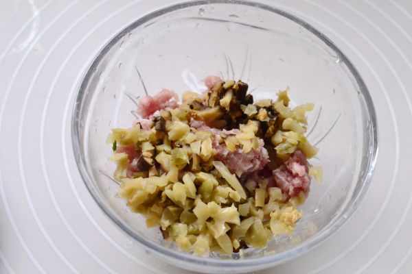 香菇榨菜蒸肉饼