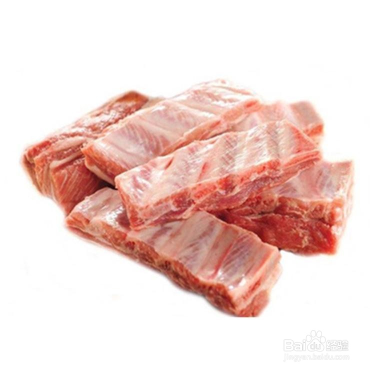 土豆是减肥保健人们的最爱，简单学会土豆焖排骨