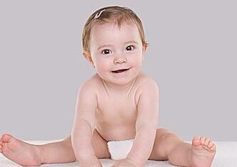 如何给宝宝正确的穿纸尿裤，才能防测漏？