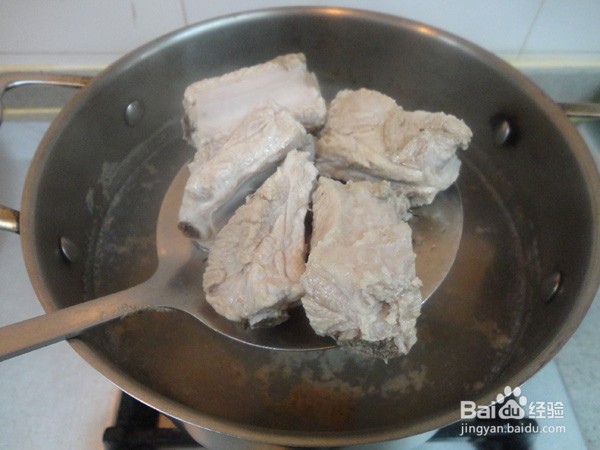 莲藕排骨汤怎么做？