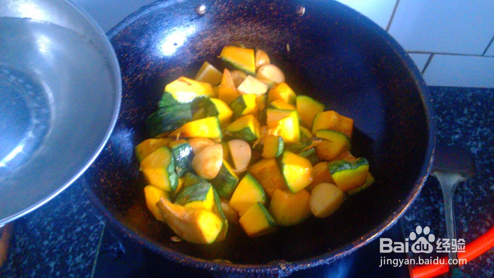 南瓜怎么做最好吃——东北家常菜“南瓜炖土豆”