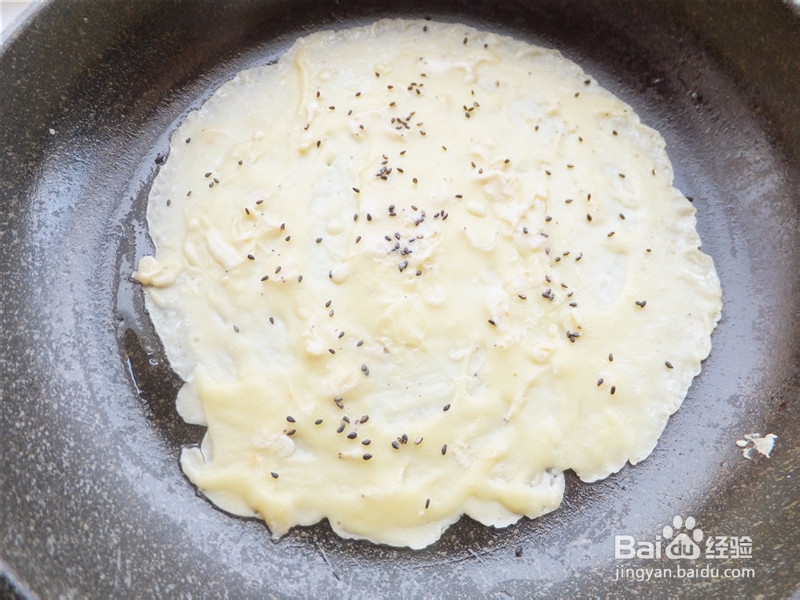 怎样做营养快捷早餐——黑芝麻鸡蛋饼
