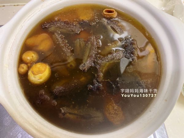 羊肚菌姬松茸海参鸡汤