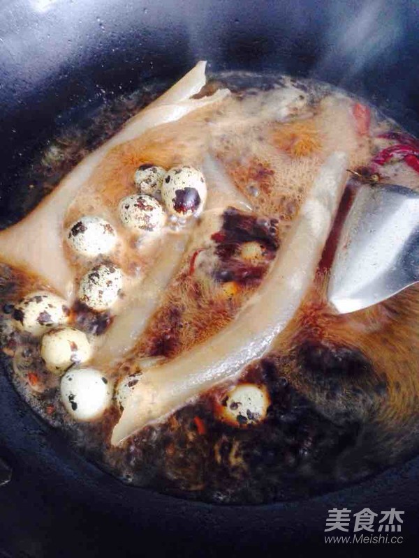 啤酒卤猪皮鹌鹑蛋