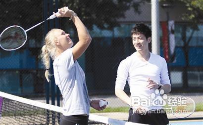 羽毛球体坛明星的必杀技及热身技巧