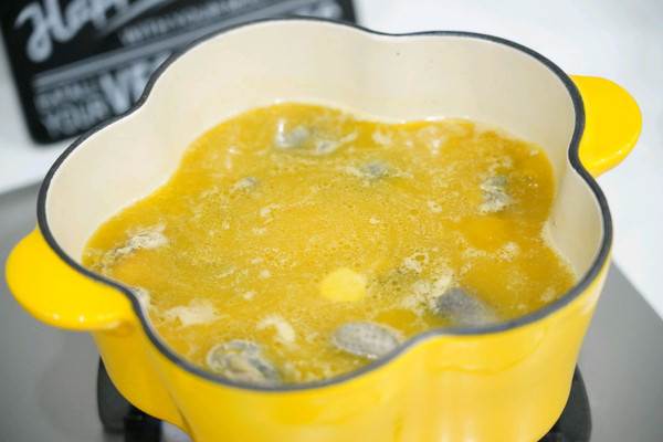 金汁鲍鱼松茸鸡汤