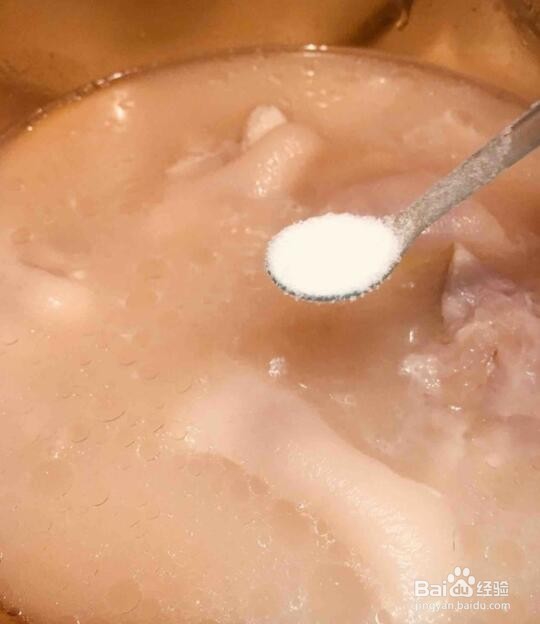 如何制作黄豆炖猪蹄汤