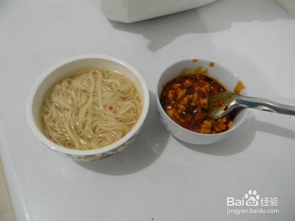 百变面条——杏鲍菇香辣龙须面