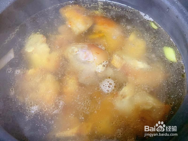 腊猪蹄炖萝卜的做法