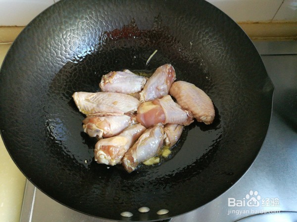 啤酒和鸡翅相遇