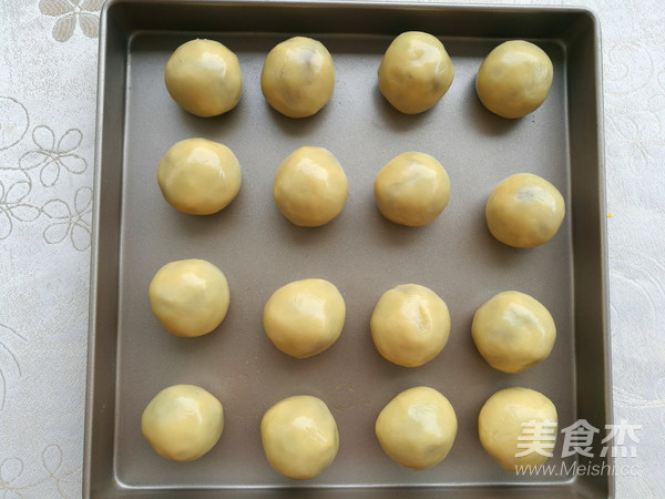 广式蛋黄月饼