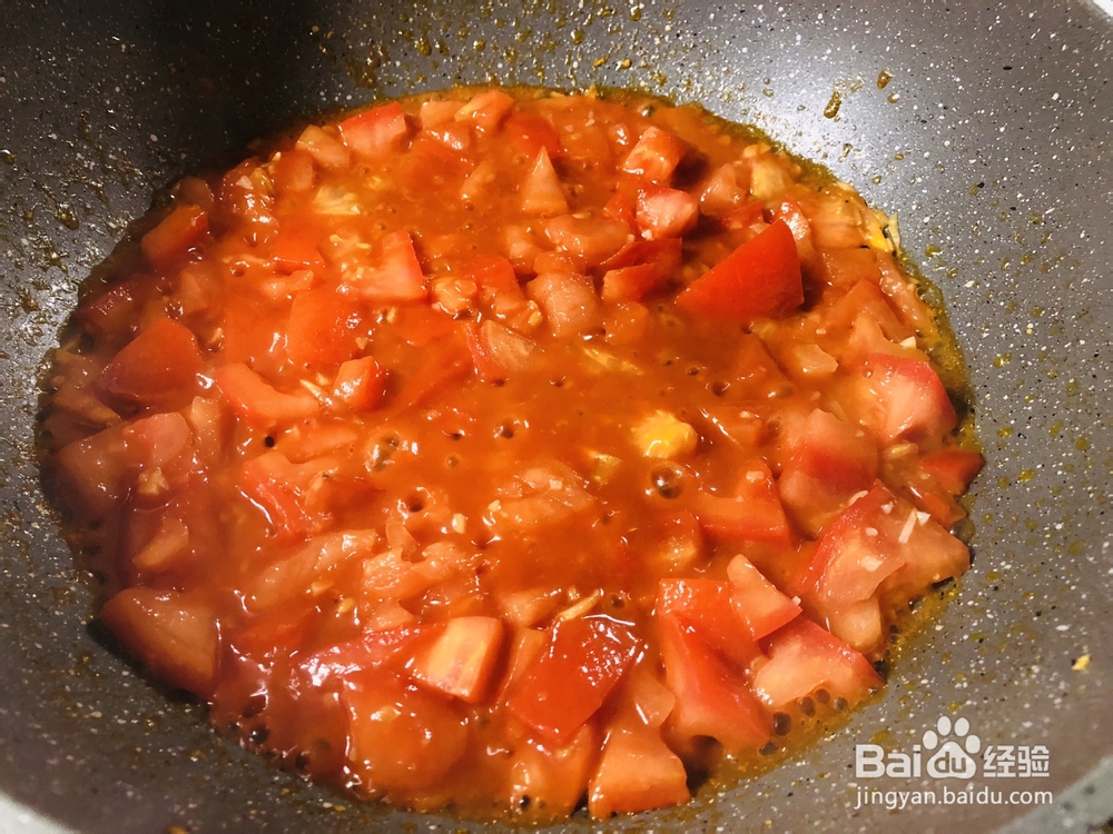 香气浓郁的番茄鳀鱼螺丝粉