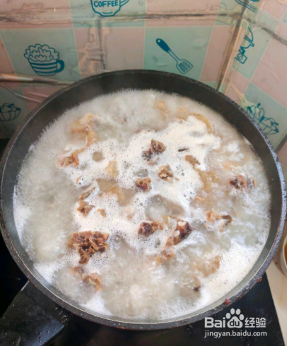 家常菜：腊排萝卜汤