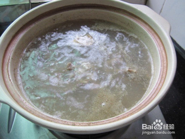 家常白萝卜骨头汤做法