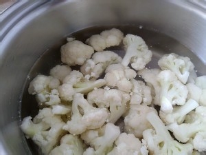 花菜炒肉片【家庭版做法如下】