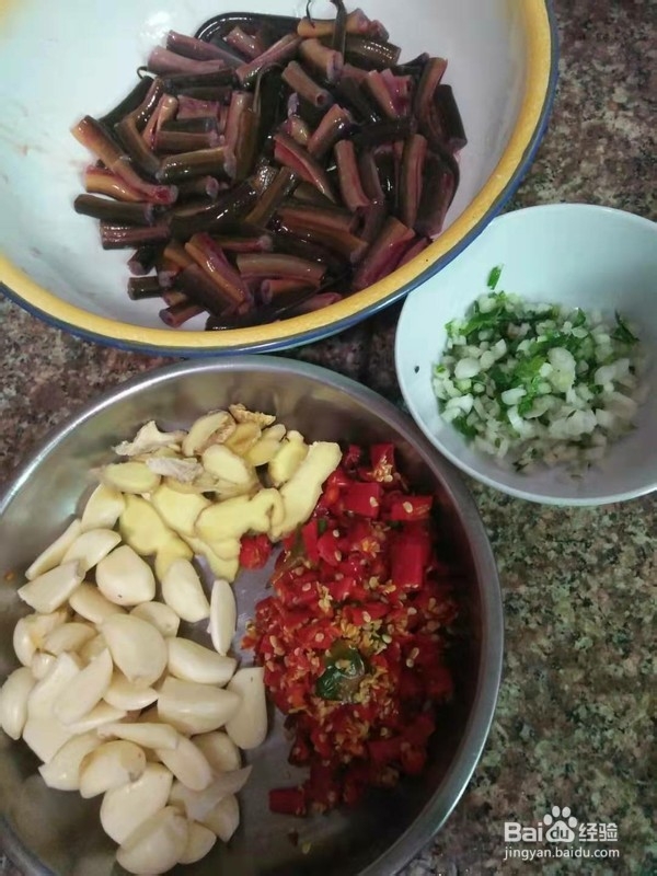 蟮鱼烧大蒜的做法