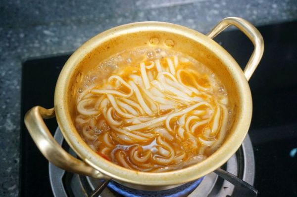 番茄泡菜肥牛面